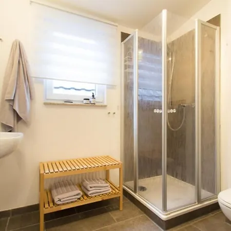 Baltic-suite Ii - Versteck Am Strom Rostock