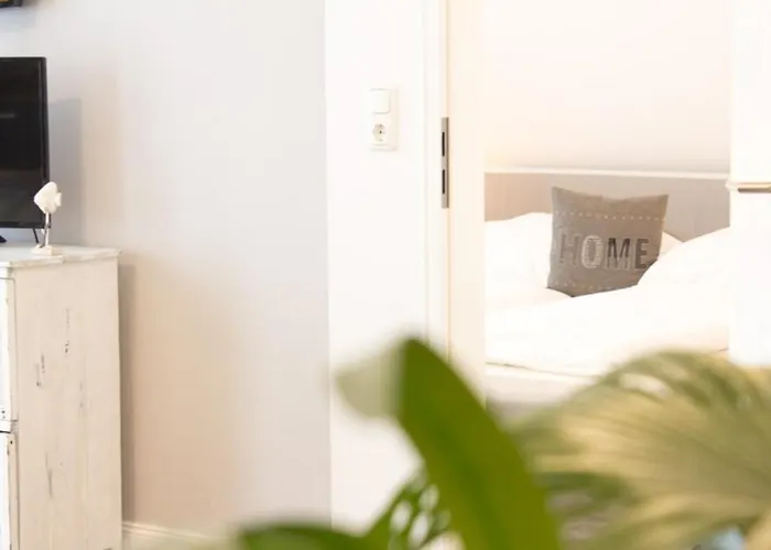 Baltic-suite Ii - Versteck Am Strom *